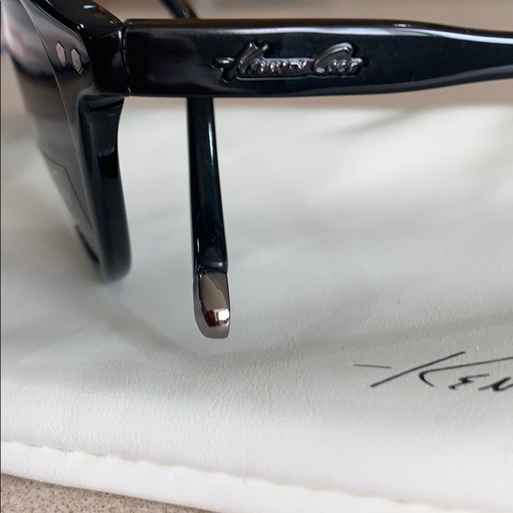 NWOT Kenneth Cole sunglasses w/ case! - Picture 2 of 3